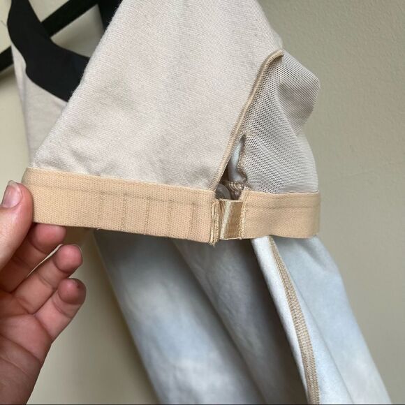 Lululemon tank top scoop me up blue black white EUC size 4 - Picture 10 of 13